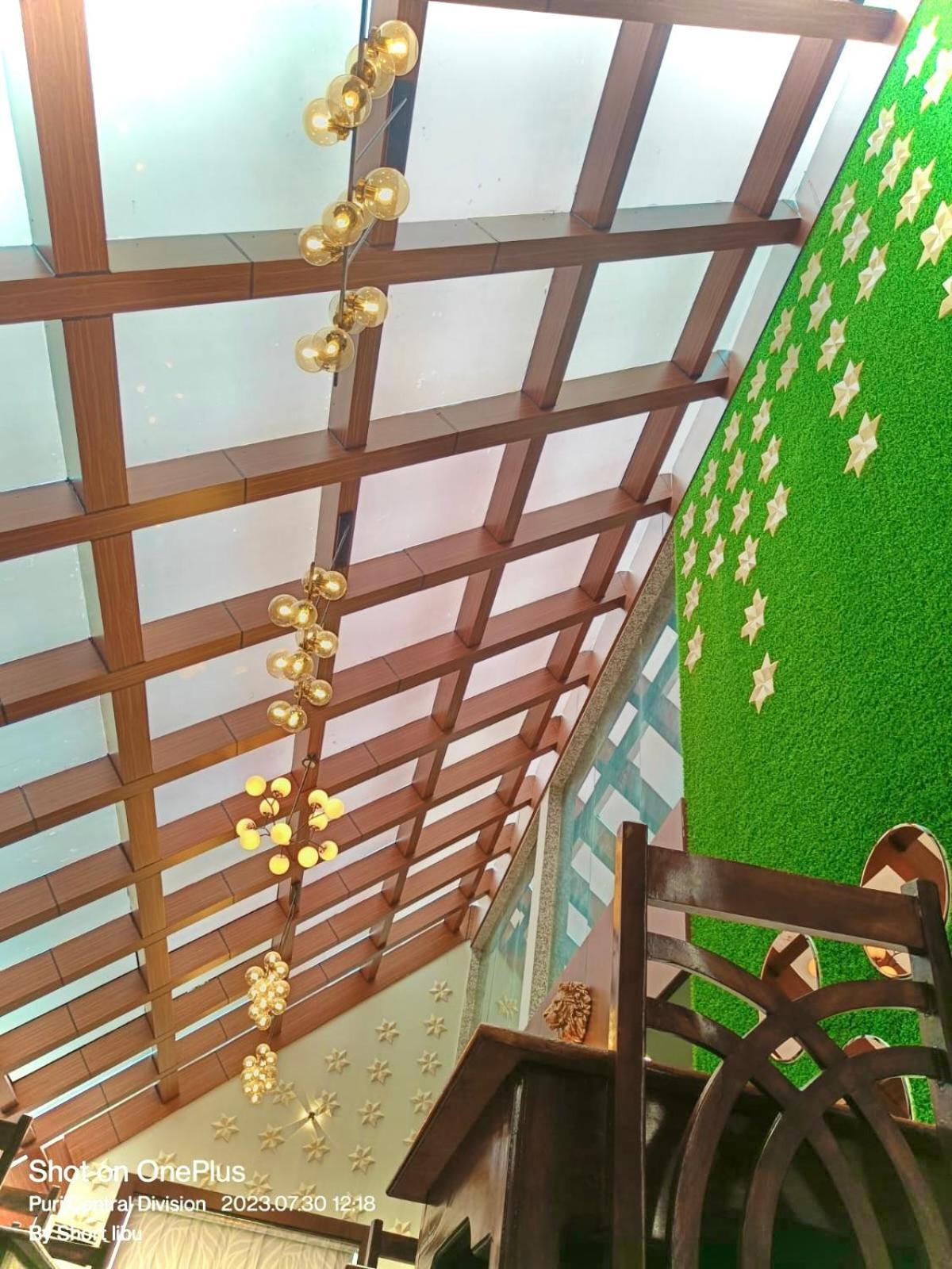 Hotel Kuber Palace ! Puri Near-Sea-Beach-And-Temple Fully-Air-Conditioned-Hotel With-Lift-And-Parking-Facility Exterior foto